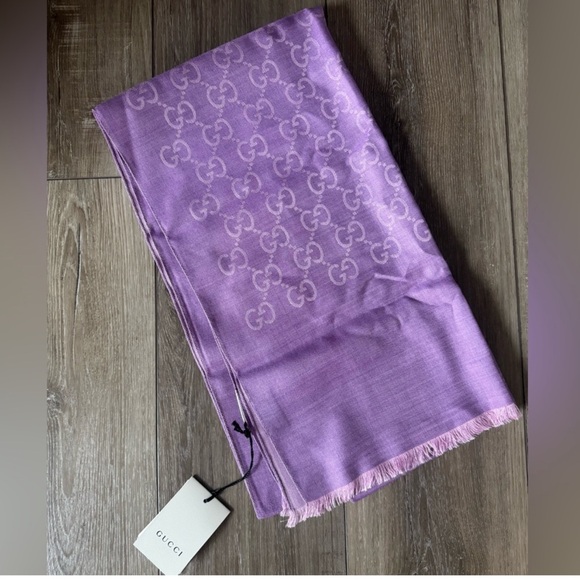 NWT Gucci Lavender Lilac Scarf - Picture 1 of 5